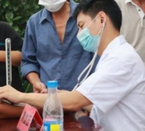 义诊下农村，帮扶暖人心-新葡的京集团8814vip开展暑期“三下乡”活动